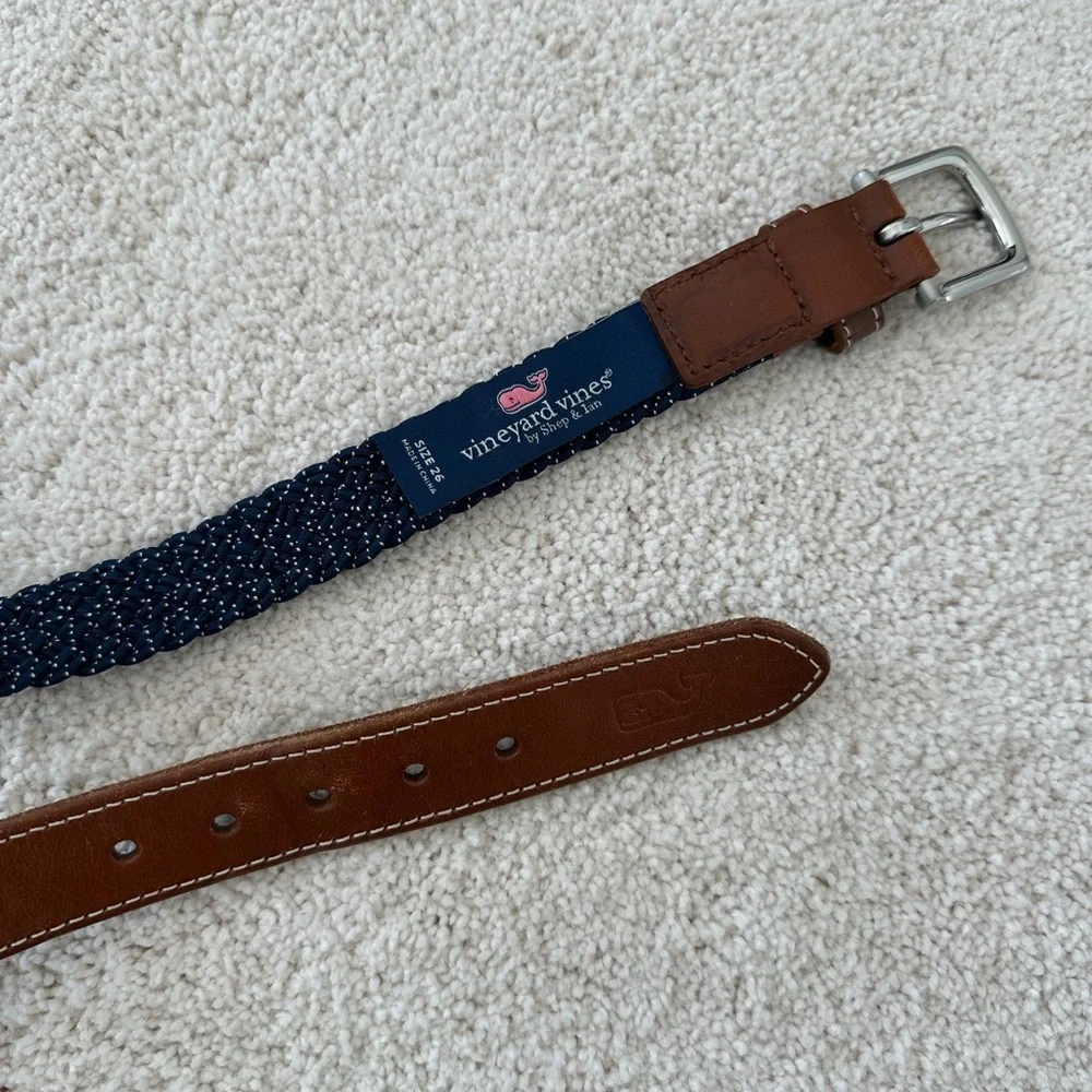 Boys size 26 Vineyard Vines Navy and White stretchy braided belt